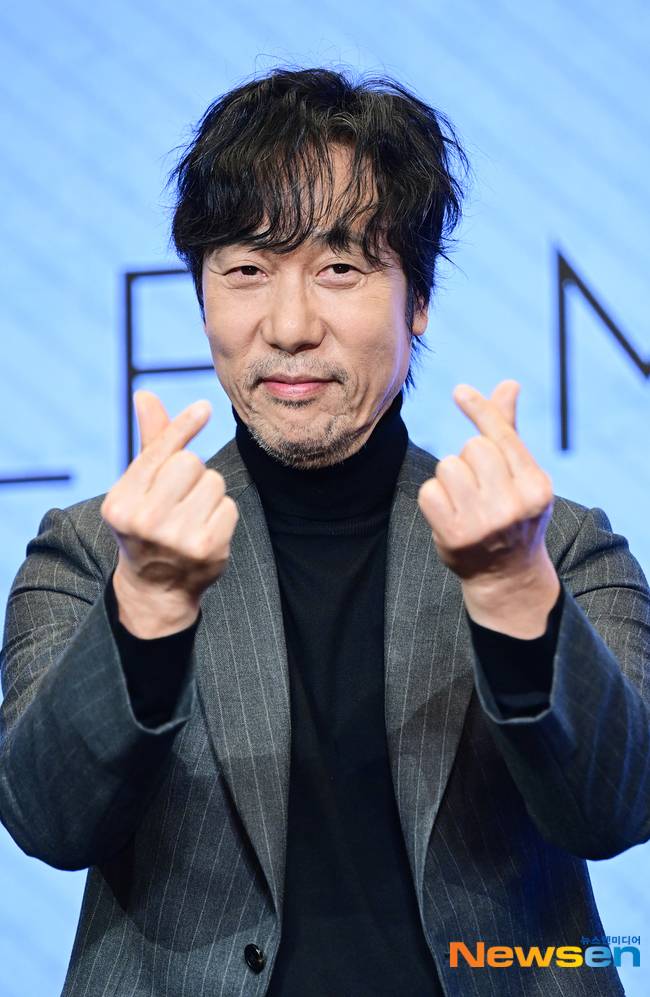 아지트 사진