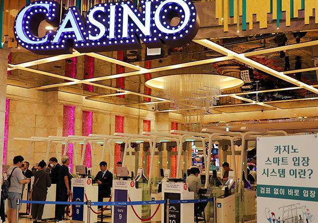 ▲강원랜드 카지노 입장방식이 스마트 입장시스템으로 바뀌면서 고객들의 호응이 높아지고 있다. ⓒ강원랜드
