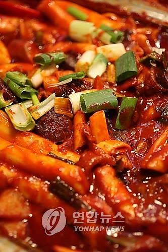 부산 PIFF광장 떡볶이 이진욱 기자