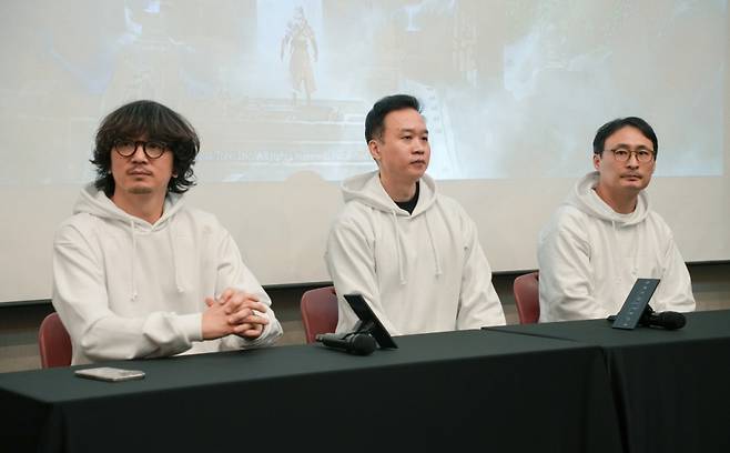 왼쪽부터 정우용 하이브IM 대표, 박범진 아쿠아트리 대표, 김민규 하이브IM 사업실장/사진=공동취재