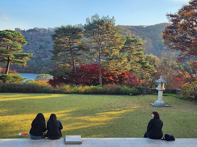 리움미술관 앞 전경. 사진|강석봉 기자