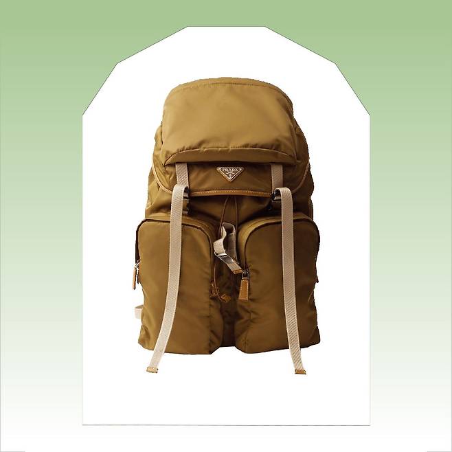 나일론 백팩 5백10만원 Prada.