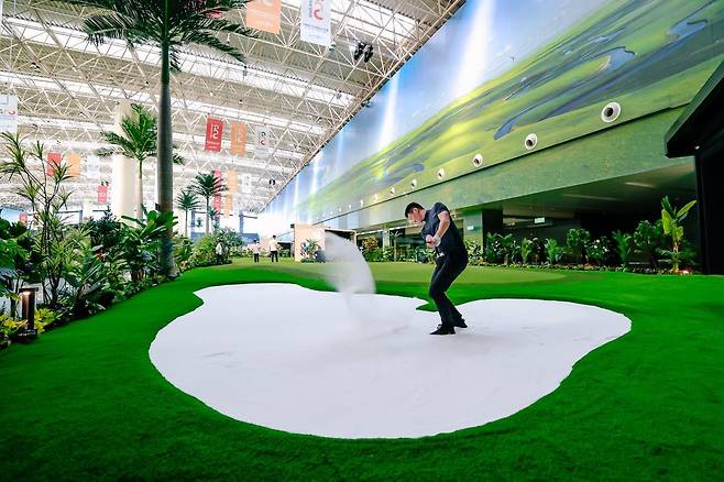 시티골프는 모래 벙커는 물론 나무 한 그루도 실제 필드처럼 조성해 현실감을 더했다. 사진 출처 골프존차이나 홈페이지