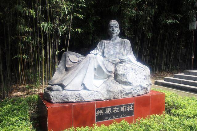 남곽사의 두보 조각상. ⓒ최종명