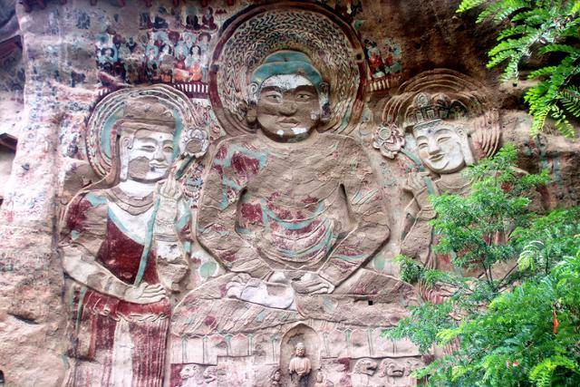 수렴동 납초사 절벽의 부조 대불. ⓒ최종명