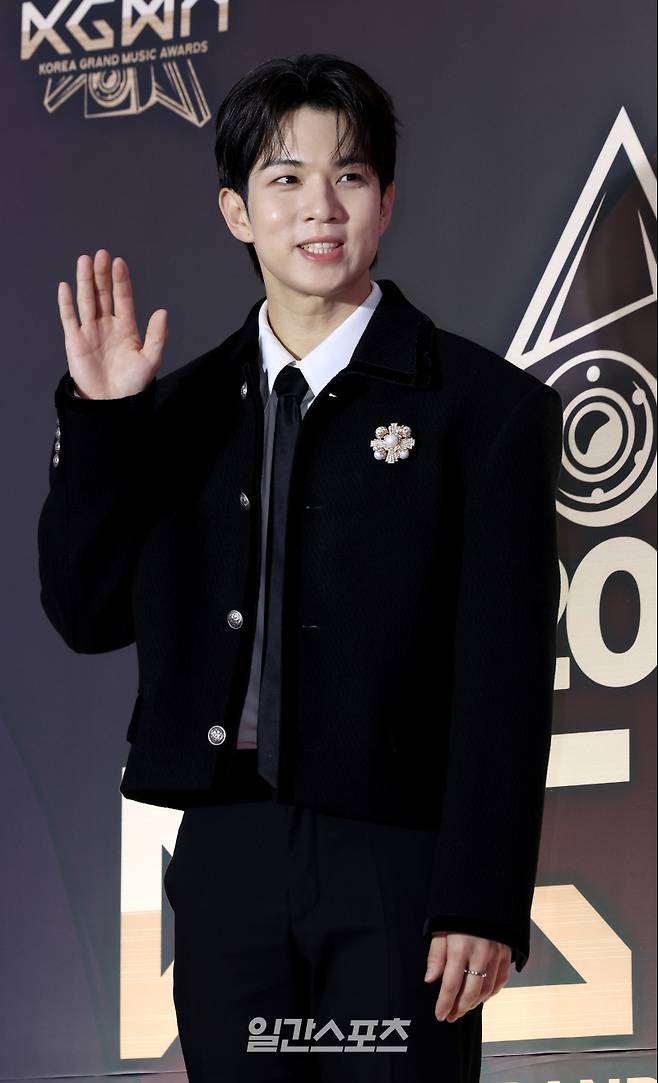 [2024 KGMA] 유회승이 16일 인천 중구 운서동 인스파이어 아레나에서 열린 '2024 코리아그랜드뮤직어워즈(KGMA)' 첫째날 아티스트데이 레드카펫 행사에 참석해 포즈를 취하고 있다. 일간스포츠(이데일리M)가 주최하고 KGMA 조직위원회가 주관하는 '2024 KGMA'는 올해 창간 55주년을 맞은 일간스포츠가 대한민국 대중음악계에 새로운 패러다임을 제시하기 위해 새롭게 개최하는 시상식으로 16, 17일 이틀간 펼쳐진다. 영종도(인천)=KGMA특별취재반 /2024.11.16/