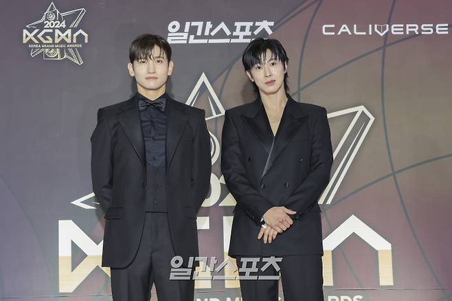 [2024 KGMA] 그룹 동방신기가 16일 인천 중구 운서동 인스파이어 아레나에서 열린 '2024 코리아그랜드뮤직어워즈(KGMA)' 첫째날 아티스트데이 레드카펫 행사에 참석해 포즈를 취하고 있다. 일간스포츠(이데일리M)가 주최하고 KGMA 조직위원회가 주관하는 '2024 KGMA'는 올해 창간 55주년을 맞은 일간스포츠가 대한민국 대중음악계에 새로운 패러다임을 제시하기 위해 새롭게 개최하는 시상식으로 16, 17일 이틀간 펼쳐진다. 영종도(인천)=KGMA특별취재반 /2024.11.16/