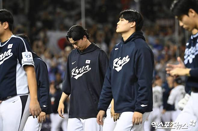 대표팀은 15일 대만 타이베이 타이베이돔에서 열린 '2024 세계야구소프트볼연맹(WBSC) 프리미어12' 조별리그 B조 세 번째 경기 일본전에서 3-6으로 패했다. 이날 패배로 슈퍼라운드행이 힘들어졌다. 다만, 소득이 전혀 없는 건 아니다. 목표했던 세대교체 효과가 조금씩 드러나고 있다. 타이베이(대만), 박지영 기자
