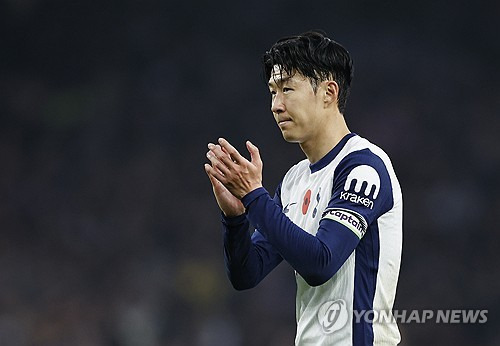 영국 매체 팀토크가 16일(한국시간) 손흥민이 토트넘의 유럽축구연맹(UEFA) 챔피언스리그 진출 실패 시 매각 대상이 되며 PSG가 관심을 보이고 있다고 보도했다. 연합뉴스