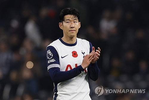 영국 매체 팀토크가 16일(한국시간) 손흥민이 토트넘의 유럽축구연맹(UEFA) 챔피언스리그 진출 실패 시 매각 대상이 되며 PSG가 관심을 보이고 있다고 보도했다.&nbsp;연합뉴스