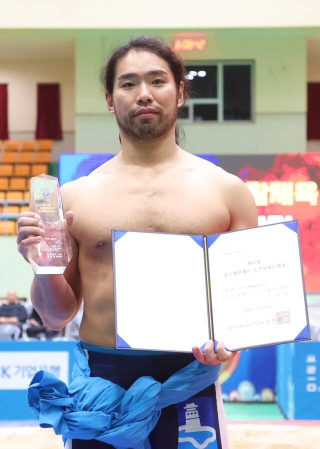 남자 중년부(90kg 미만) 우승자 수원특례시 고상원.대한씨름협회 제공