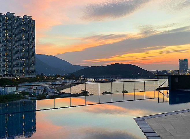 호텔 3층 야외수영장 / 사진=쉐라톤 호텔 퉁청