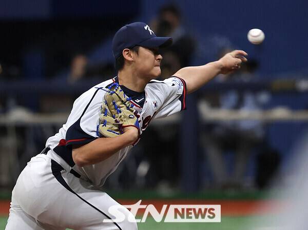 6일 서울 구로구 고척스카이돔에서 2024 WBSC 프리미어12를 앞두고 열린 한국 야구대표팀과 상무의 연습경기, 5회말 상무로 출전한 대표팀 투수 곽도규가 역투하고 있다. 사진┃뉴시스