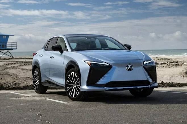 사진 : 렉서스 RZ