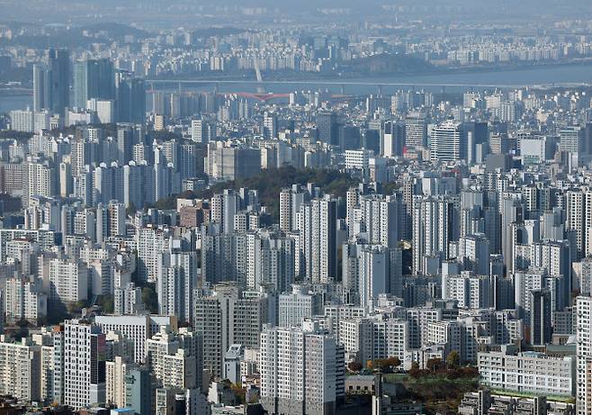 사진은 남산에서 바라본 아파트 단지. (사진=연합뉴스)