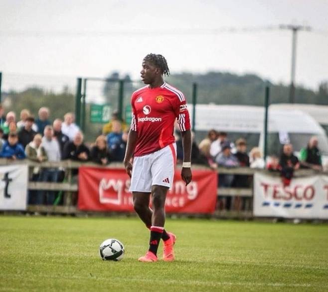 맨체스터 유나이티드 유스팀 소속 센터백 갓윌 쿠콘키. 사진=맨체스터 유나이티드 포에버 SNS