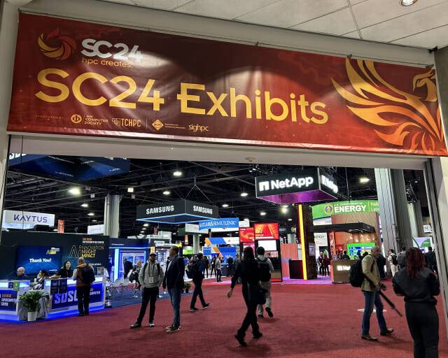 SC24 전경. 삼성 부스가 전면에 보인다.(사진=KISTI)