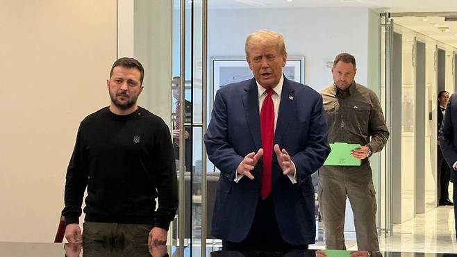 젤렌스키 대통령은 지난 9월 새로운 우크라이나 ‘승리 계획’을 발표하고자 미국을 방문했을 때 트럼프 당시 대선 후보를 만났다