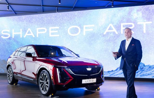 헥터 비자레알 GM 한국사업장 사장이 20일 서울 강남구 '더 하우스 오브 지엠'에서 열린 '캐딜락 EV 데이'에서 발표를 하고 있다. 임주희 기자