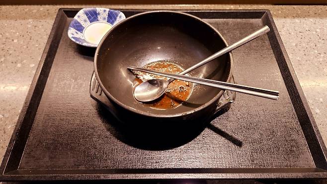 20241119_083955.jpg 행담도 휴게소에서 김치냄비우동