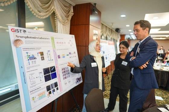 지난 9월 27일 서울 광화문 코리아나호텔에서 열린 'GIST 주한 공관 초청행사'의 모습. GIST는 23개국 대사와 공관 직원들을 대상으로 GIST의 우수한 교육여건과 인재들을 홍보했다. 사진 GIST