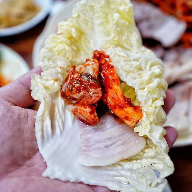 네이버 지도 〈종로3가 장군굴보쌈〉