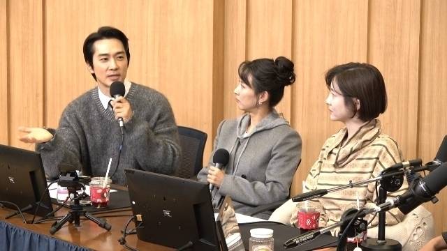 왼쪽부터 배우 송승헌, 조여정, 박지현 / SBS 파워FM '컬투쇼'