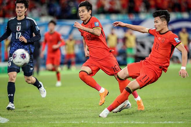 ▲ 중국에서 놀림의 대상인 중국 축구대표팀이 2026 북중미 월드컵 본선 직행의 꿈을 꾸고 있다. ⓒ연합뉴스/AFP