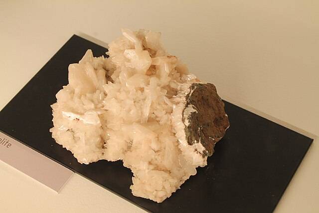 메탄을 메탄올로 산화시키는 반응을 촉진하는 광물 제올라이트. 위키미디어&nbsp;제공