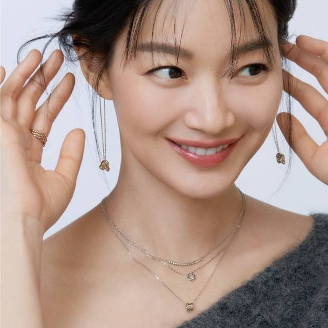 디디에 두보 2024 FW 홀리데이 광고 캠페인. /세정