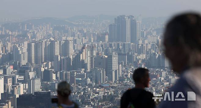 서울 용산구 남산에서 바라본 아파트 밀집 지역 모습. 뉴시스 자료사진.