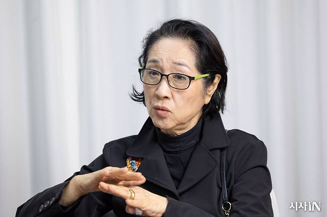 김홍희 백남준문화재단이사장은 1990년대 최초의 페미니즘 전시회 ‘팥쥐들의 행사’를 기획하기도 했다. ⓒ시사IN 박미소