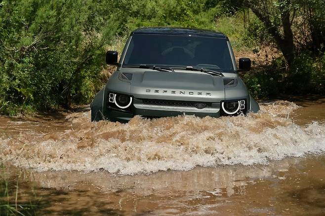 랜드로버 디펜더 옥타