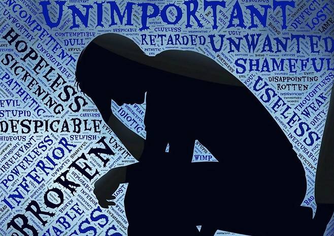 ▲의사로서 그는 환자에게 삶의 의욕이 있는지 혹은 자살 생각이 있는지 묻는다. 그러나 우리가 애도하는 죽음은 복잡하고 예측불가능한 성격의 것이다.