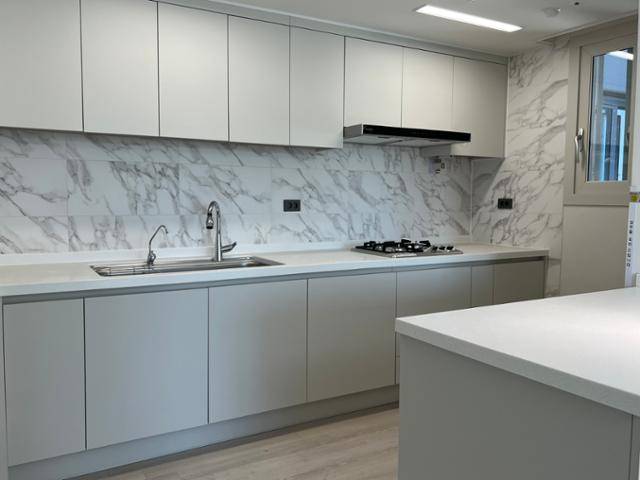 청계SK뷰 주방 환풍기(후드)와 가스레인지는 '파세코' 제품을 사용했다. 김민호 기자