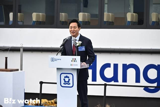 오세훈 서울시장이 25일 경남 사천에서 열린 '한강버스 안전기원 진수식'에서 인사말을 하고 있다. /사진=서울시 제공