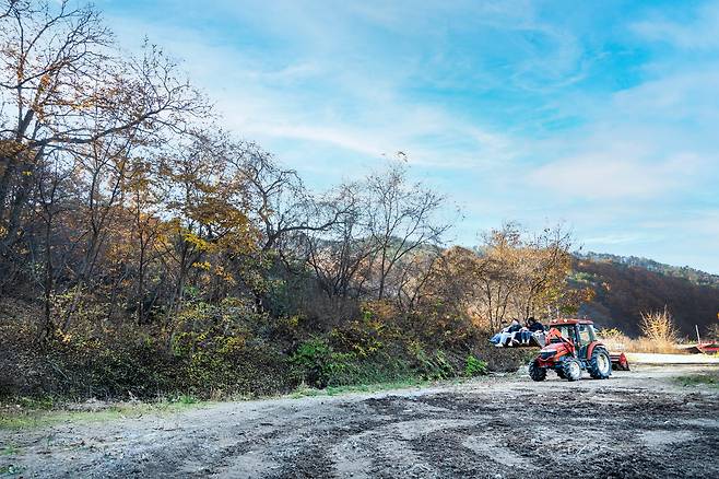 도시에서 나고 자란 아이들에게 농기계인 트랙터는 놀이공원 어트랙션만큼 재미있다. 촌캉스는 덤이다. / 임화승 영상미디어 기자
