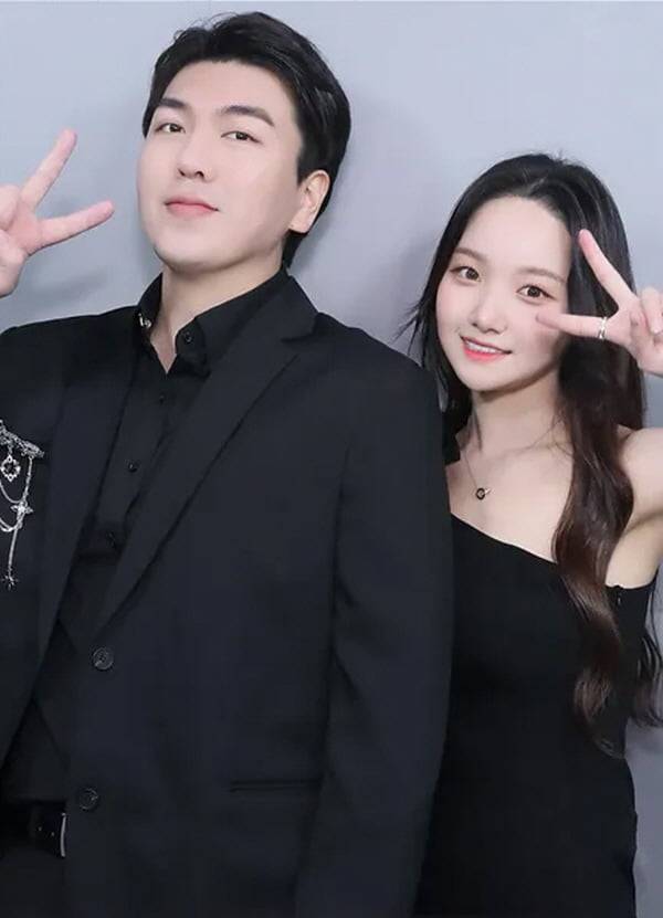 유튜브 채널 ‘김프로’의 멤버인 김동준과 유백합