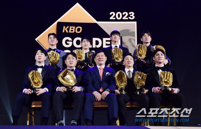 2023 KBO 골든글러브 수상자들. 스포츠조선DB