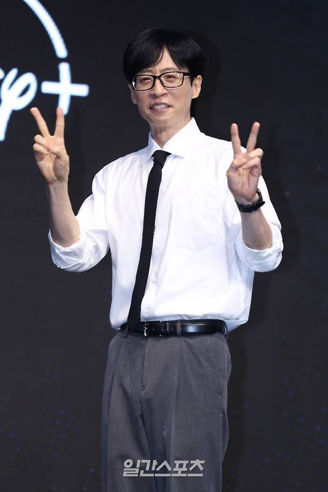 코미디언 유재석이 6일 오전 서울 영등포구 콘래드호텔에서 열린 디즈니+ 오리지널 '더 존: 버텨야 산다 시즌3' 제작발표회에 참석해 포즈를 취하고 있다. 서병수 기자 qudtn@edaily.co.kr /2024.08.06/