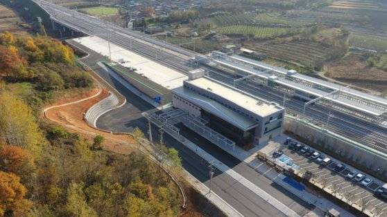 중부내륙선 2단계 사업을 앞두고 문을 연 문경역. 사진 경북도