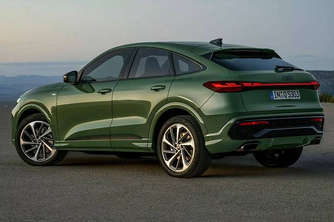 2025 아우디 Q5 스포츠백 후면
