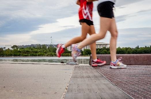 호주수도특별구 캔버라의 벌리 그리핀 호수 달리기. 호주 관광청 제공