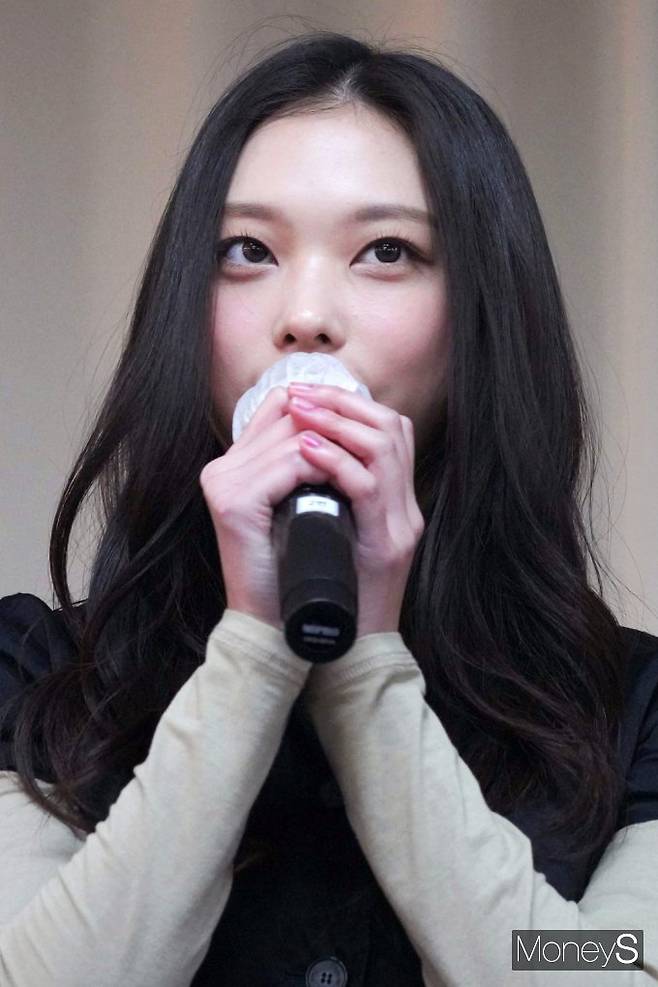 ▲ 입장 전하는 뉴진스 해린