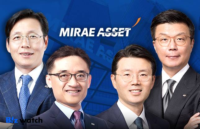 왼쪽부터 허선호 미래에셋증권 대표이사 부회장, 김미섭 미래에셋증권 대표이사 부회장, 이준용 미래에셋자산운용 대표이사 부회장, 최창훈 미래에셋자산운용 대표이사 부회장