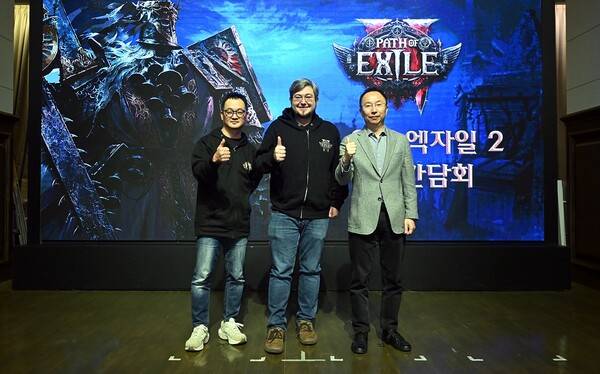 -&nbsp;김상구 카카오게임즈 본부장(좌측부터),&nbsp;조나단 로저스 GGG 총괄 디렉터,&nbsp;한상우 카카오게임즈 대표