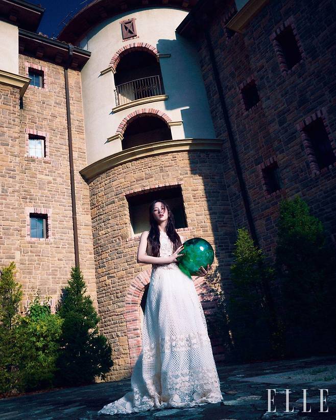 피시 네트 롱드레스는 Dior.