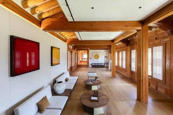 완공된 독채 한옥객실(종택)의 모습. 신기술과 신공법을 적용해 지었다. 사진 더한옥헤리티지하우스