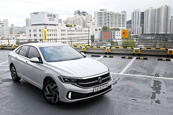 폭스바겐 제타 1.5 TSI. 사진 김학수 기자