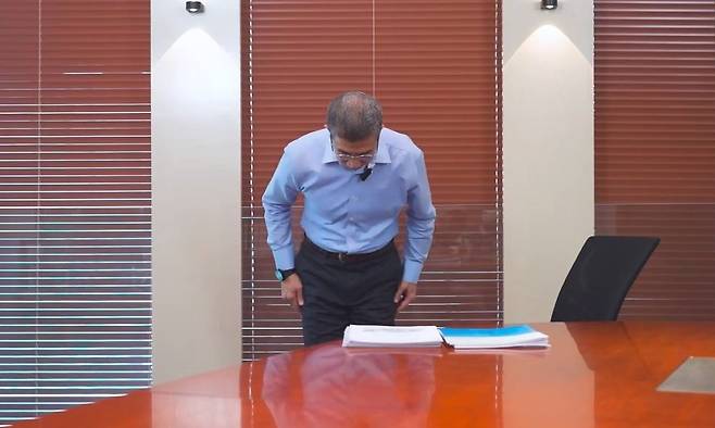 사과하는 중국 생리대 제조사 ABC 대표 [ABC 웨이보 계정 영상 캡처. 재판매 및 DB금지]